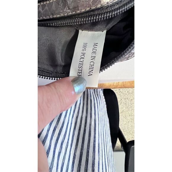 LINEAR SILVER METALLIC HOBO BAG new - Picture 12 of 12